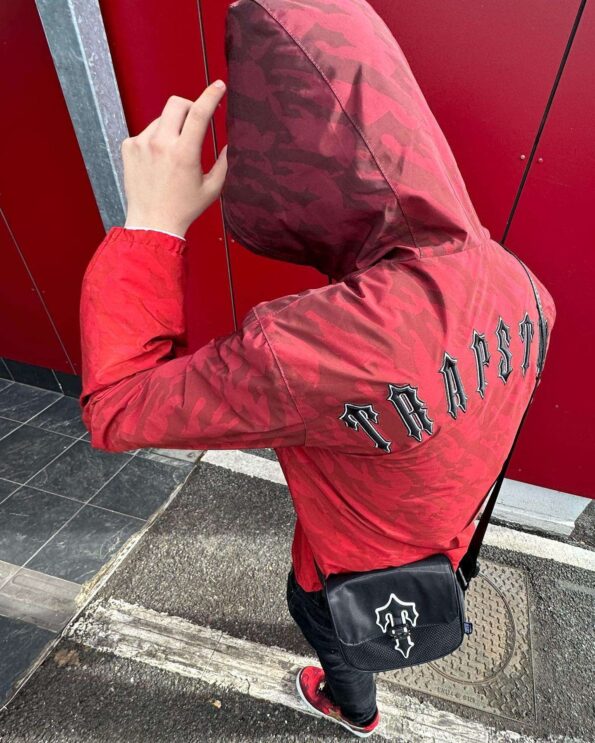 https://www.trapstar.uk.com/product/trapstar-irongate-t-windbreaker-red/